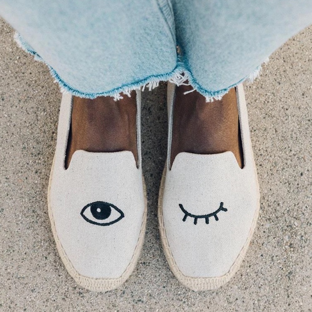 Wink Smoking Slipper